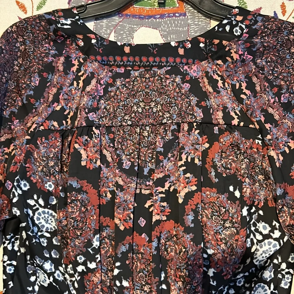 Free People Run Free Tunic Blouse size M Bohemian black floral Night Shade satin - Picture 14 of 15